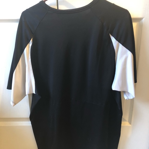 Nike Dri Fit Short Sleeve Tee Shirt - Picture 2 of 3